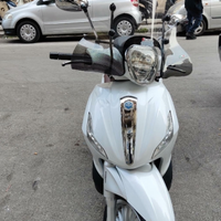 Beverly 300