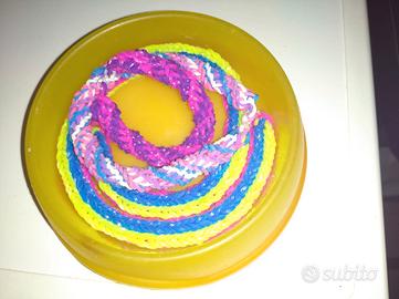 Braccialetti, fatti di elastici, ecc...