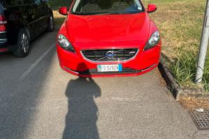 VOLVO V40 D2  momentum