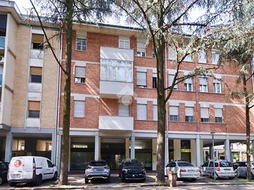 NEGOZIO A REGGIO NELL'EMILIA