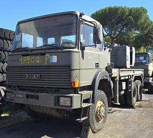 Iveco 330-35 6x6 con gru isoli 12 ton