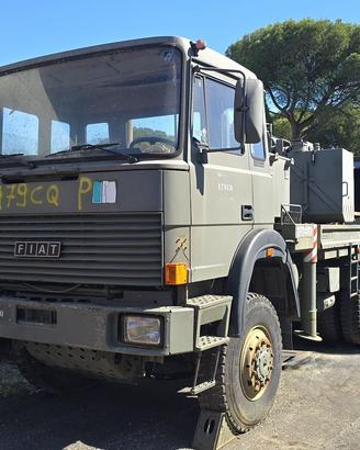 Iveco 330-35 6x6 con gru isoli 12 ton