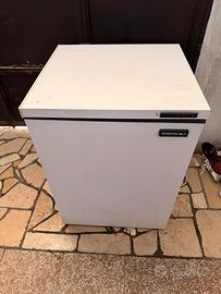 Congelatore a Pozzetto Ariston