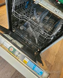 lavastoviglie Indesit 