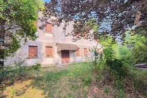 Immobile in asta di 217 m² con 3 locali a Montebel
