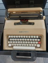Macchina da scrivere olivetti 35