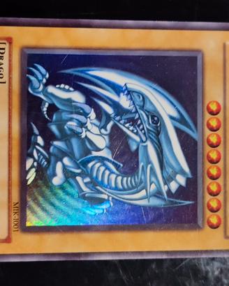 drago bianco occhi blu Yu-Gi-Oh 