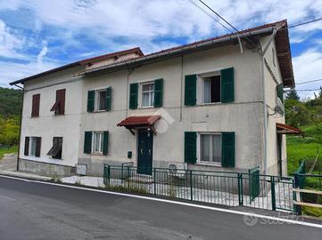 CASA SEMINDIPENDENTE A MONTOGGIO