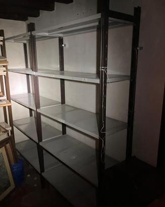 Scaffale cantina