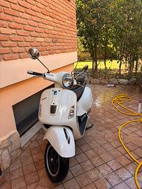 Vespa Gts 300