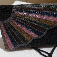 Pochette in pietre decorative