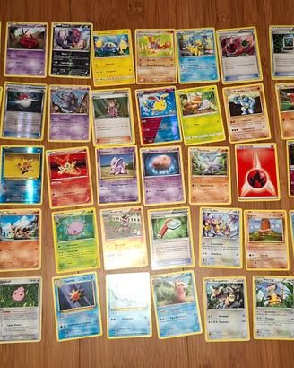 LOTTO Pokémon: ~230 Carte (XY & Sole e Luna)
