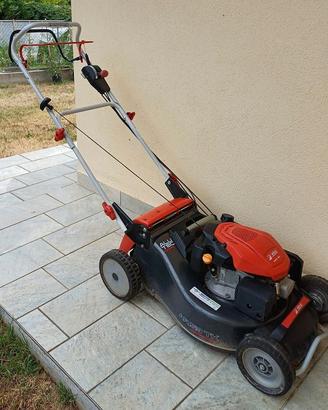 Macchina tagliaerba professionale a trazione