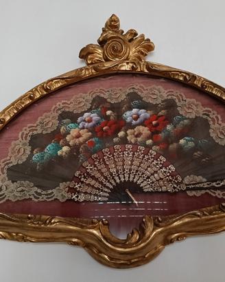 Ventaglio d'epoca decorato 