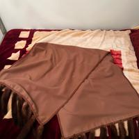 Stola elegante con bordi in vere code di Visone