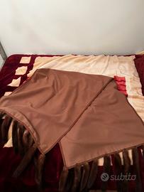 Stola elegante con bordi in vere code di Visone