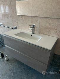 Mobile bagno sospeso