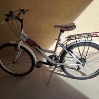 Bicicletta mountain bike ragazza