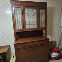 Credenza vintage in legno massello con vetrina