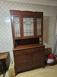 Credenza vintage in legno massello con vetrina