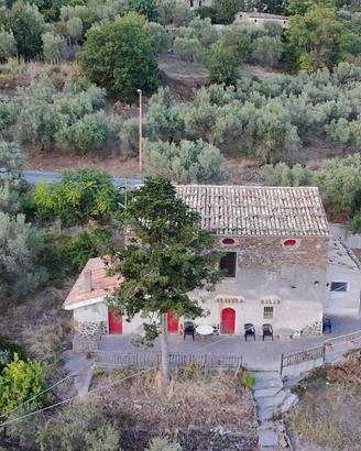 3 fabbricati indipendenti a belmonte