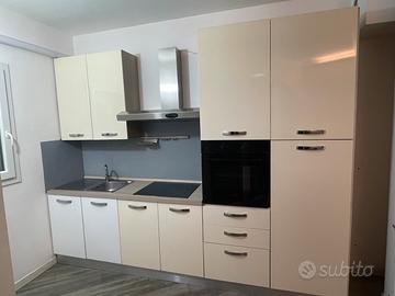 Cucina lineare avorio