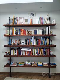 libreria stile industriale in legno e ferro