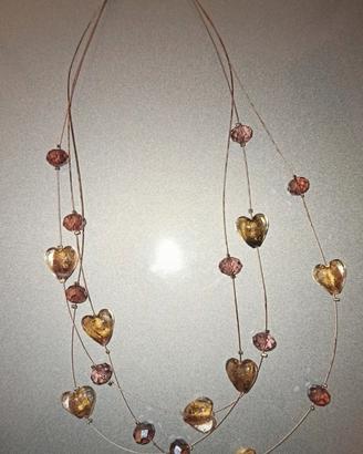 Collana lunga artigianale con cuori in vetro