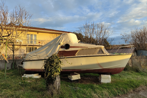 Scafo pilotina tipo Kalura 21