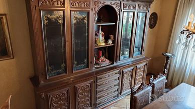 Salotto elegante in legno massiccio