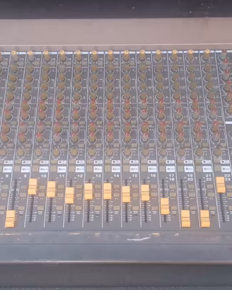 Mixer Behringer Eurodesk MX2442
