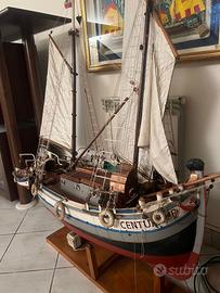 Modello artigianale barca in legno