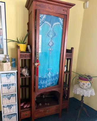 Vetrinetta d'epoca Art Nouveau con scaffali a gior