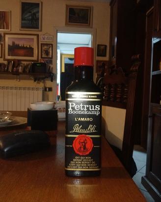bottiglia di amaro Petrus BooneKamp