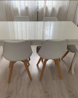 tavolo bianco in stile provenzale di legno