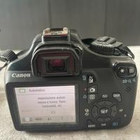 Canon EOS 1100D con obiettivo Tamron AF 18-200