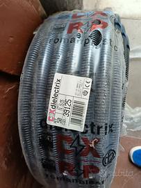 Tubo pieghevole nero corrugato