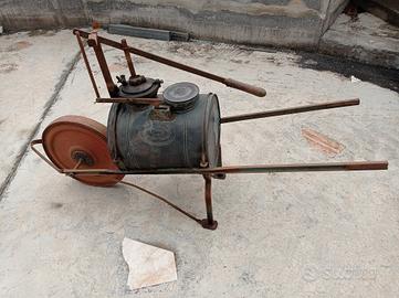 Antica carriola pompa irroratrice Volpi e Bottoli