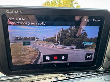 Navigatore Garmin x mezzi pesanti con dash cam