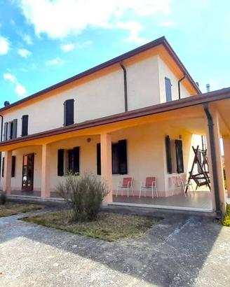 Villa di 500 m² con più di 5 locali e box auto dop