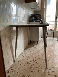 Tavolo in formica