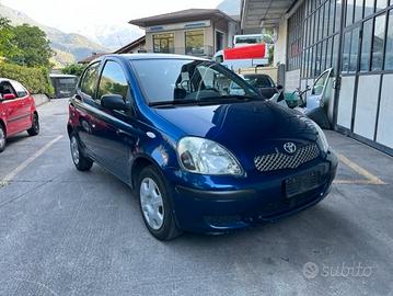 Ricambi Toyota Yaris 2004 5 porte blu scuro