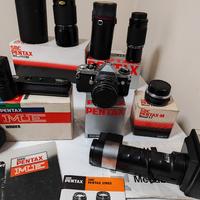Pentax ME con accessori 