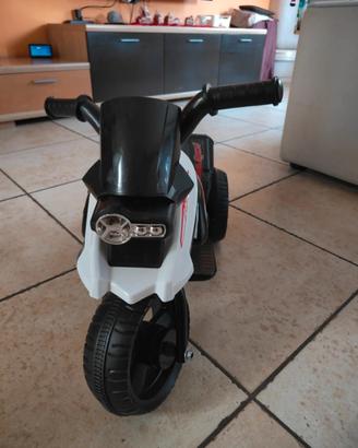  motorino elettrico per bimbi misura 70 cm x 50cm 