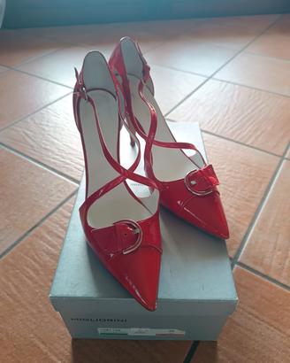 Scarpe con tacco rosso vernice