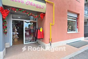 LOCALE COMMERCIALE, VIA INGHILTERRA