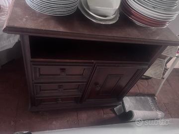 Mobile Antico da Ingresso