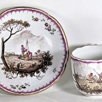 Tazza e piattino in porcellana di Marsiglia,