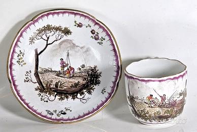 Tazza e piattino in porcellana di Marsiglia,