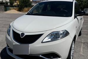 Lancia y
